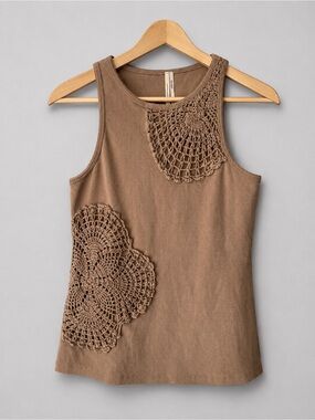 Anthropologie Taupe Ribbed Crochet Appliqué Tank Top Boho Sleeveless Top